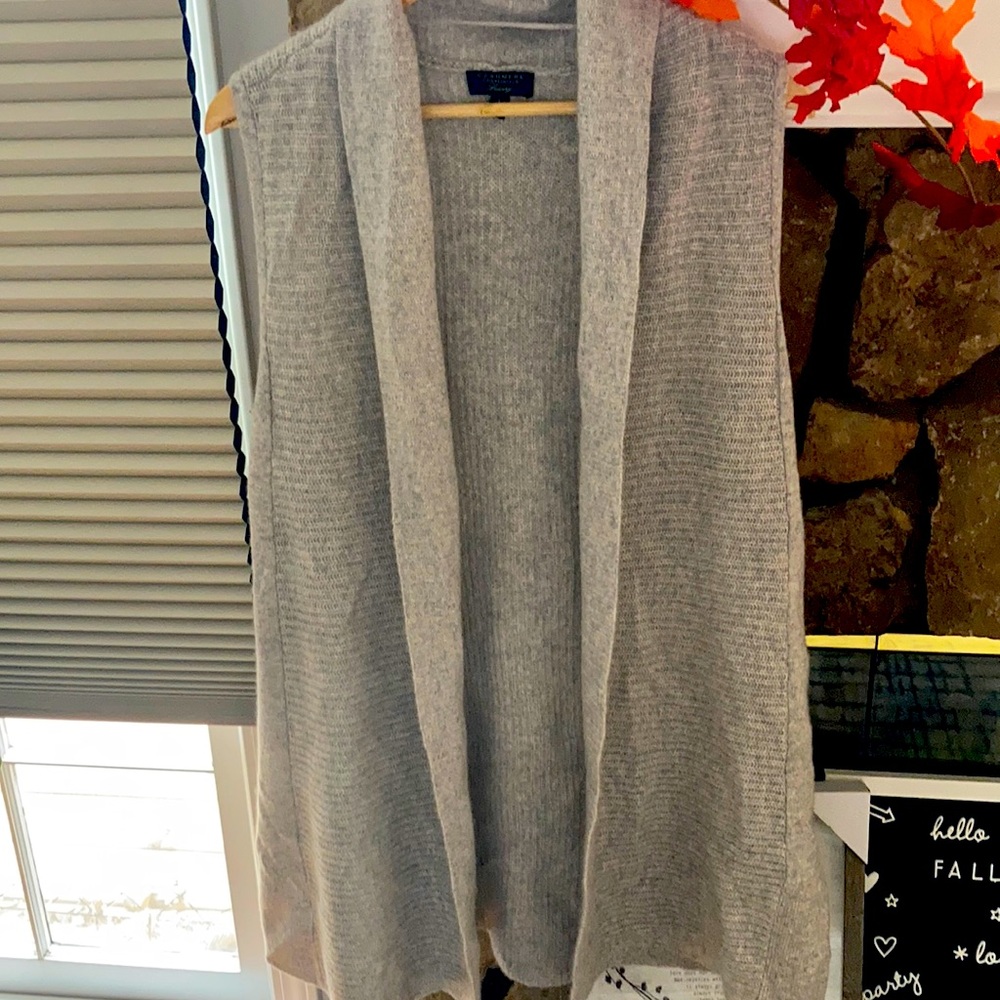 Cashmere grey sweater open front vest size large from Charter Club.